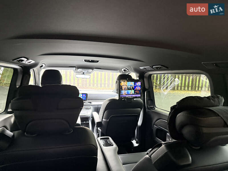 Минивэн Mercedes-Benz V-Class 2025 в Киеве