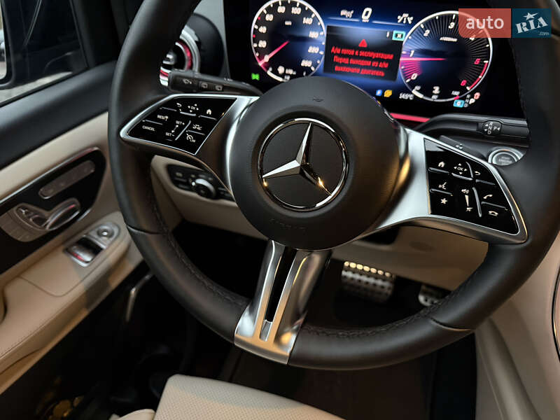 Минивэн Mercedes-Benz V-Class 2025 в Киеве