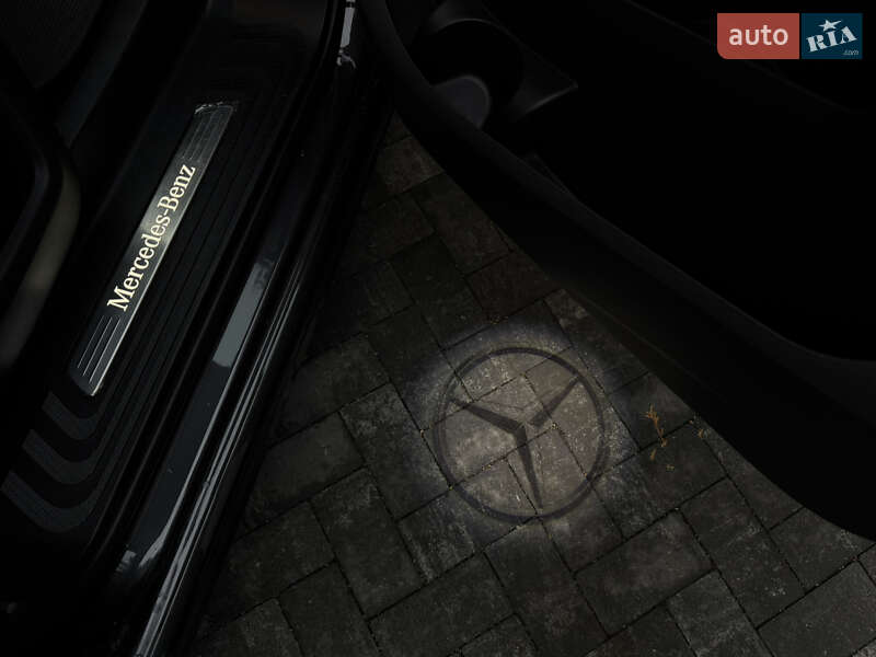 Минивэн Mercedes-Benz V-Class 2025 в Киеве