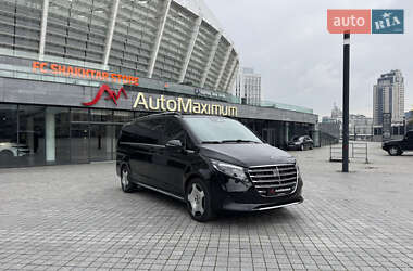 Минивэн Mercedes-Benz V-Class 2025 в Киеве