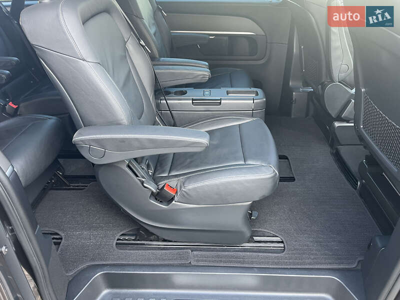 Мінівен Mercedes-Benz V-Class 2016 в Чернівцях фото 43 Мінівен Mercedes-Benz V-Class 2016 в Чернівцях