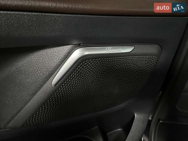 Мінівен Mercedes-Benz V-Class 2016 в Львові фото 26 Мінівен Mercedes-Benz V-Class 2016 в Львові