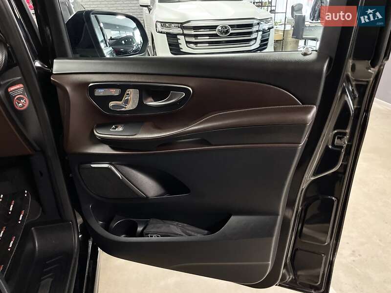 Мінівен Mercedes-Benz V-Class 2016 в Львові фото 35 Мінівен Mercedes-Benz V-Class 2016 в Львові