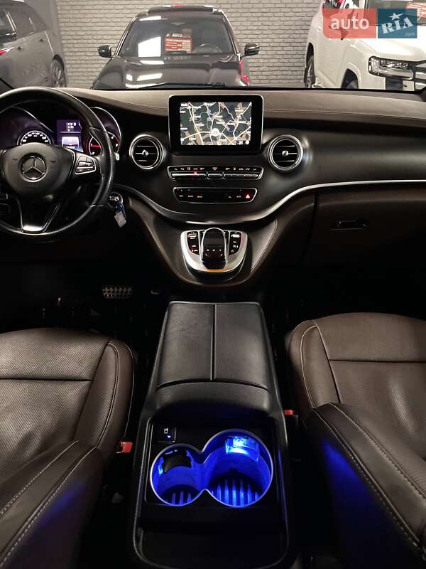 Мінівен Mercedes-Benz V-Class 2016 в Львові фото 49 Мінівен Mercedes-Benz V-Class 2016 в Львові