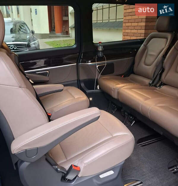 Минивэн Mercedes-Benz V-Class 2020 в Киеве