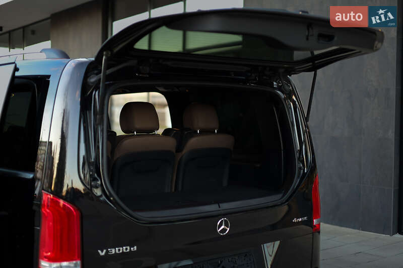 Минивэн Mercedes-Benz V-Class 2021 в Киеве