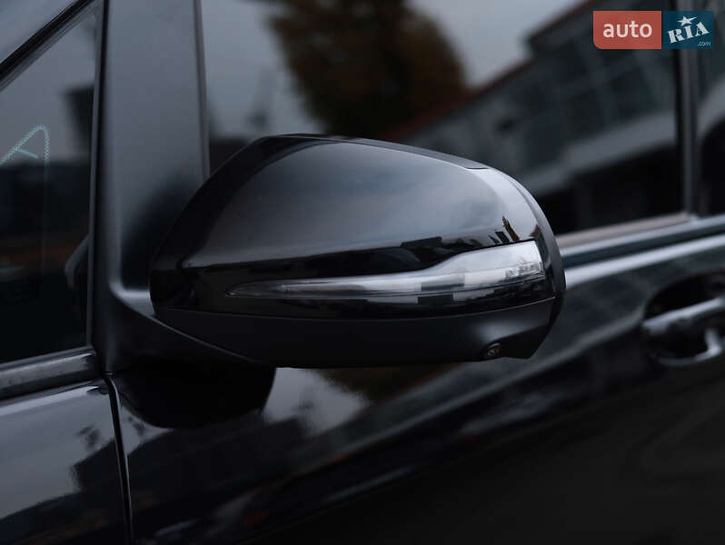 Минивэн Mercedes-Benz V-Class 2024 в Киеве