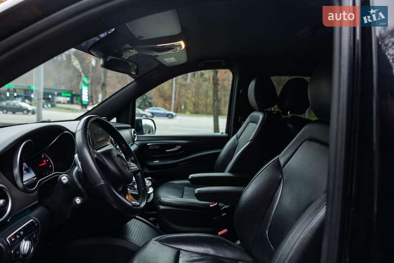 Минивэн Mercedes-Benz V-Class 2015 в Киеве