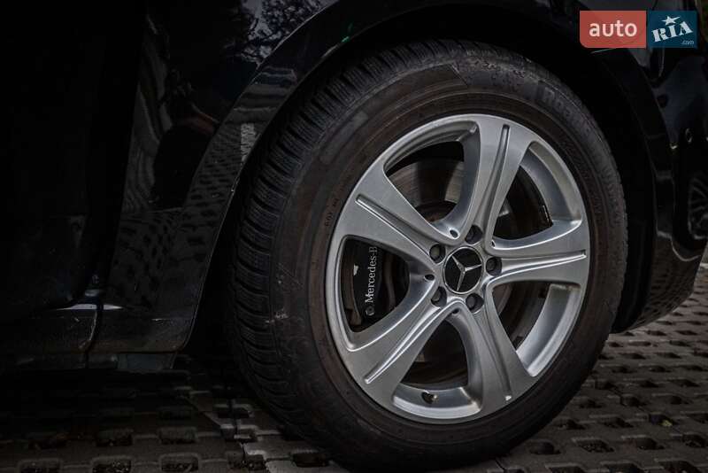 Минивэн Mercedes-Benz V-Class 2015 в Киеве