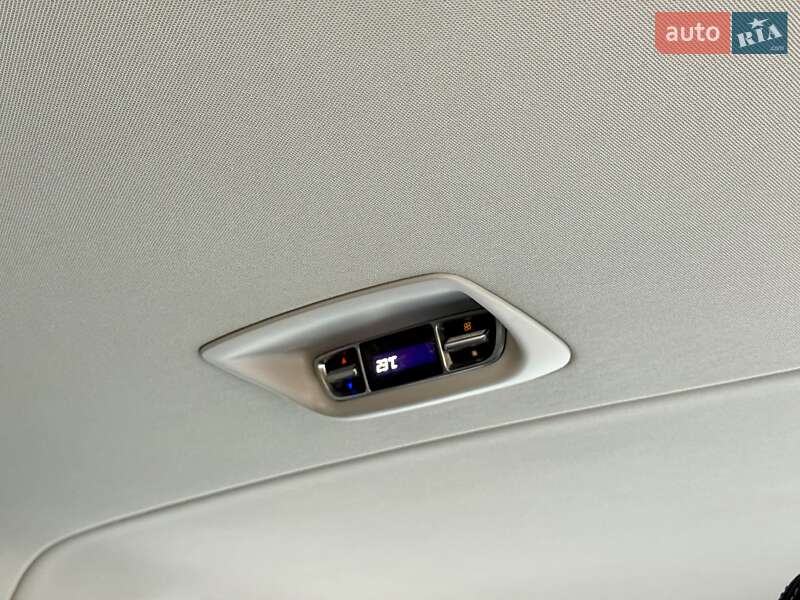 Мінівен Mercedes-Benz V-Class 2020 в Дніпрі