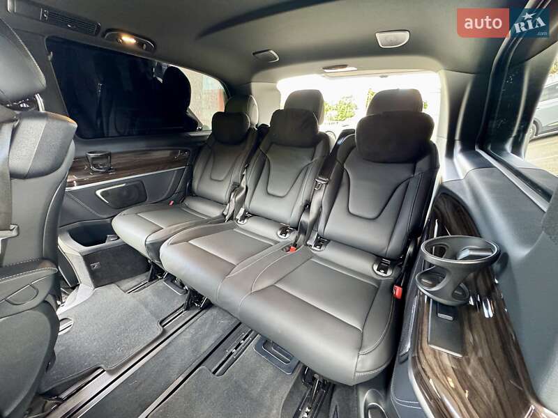 Минивэн Mercedes-Benz V-Class 2023 в Киеве