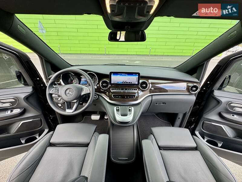 Минивэн Mercedes-Benz V-Class 2023 в Киеве