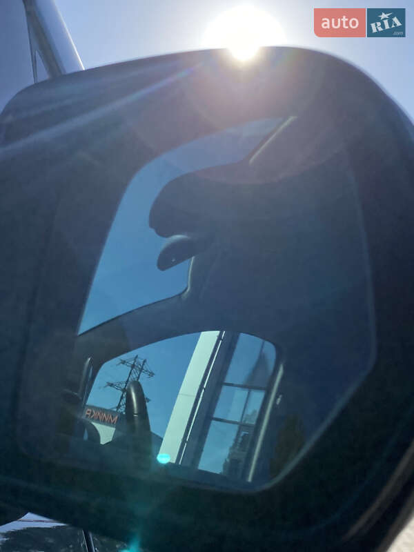 Мінівен Mercedes-Benz V-Class 2023 в Києві