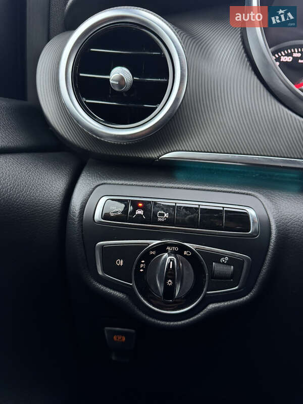 Минивэн Mercedes-Benz V-Class 2016 в Сторожинце