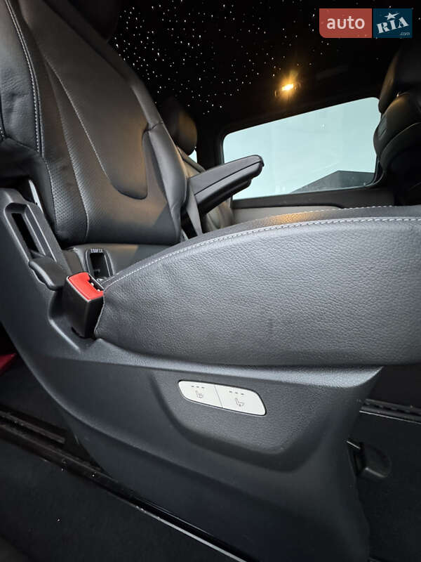 Минивэн Mercedes-Benz V-Class 2016 в Сторожинце