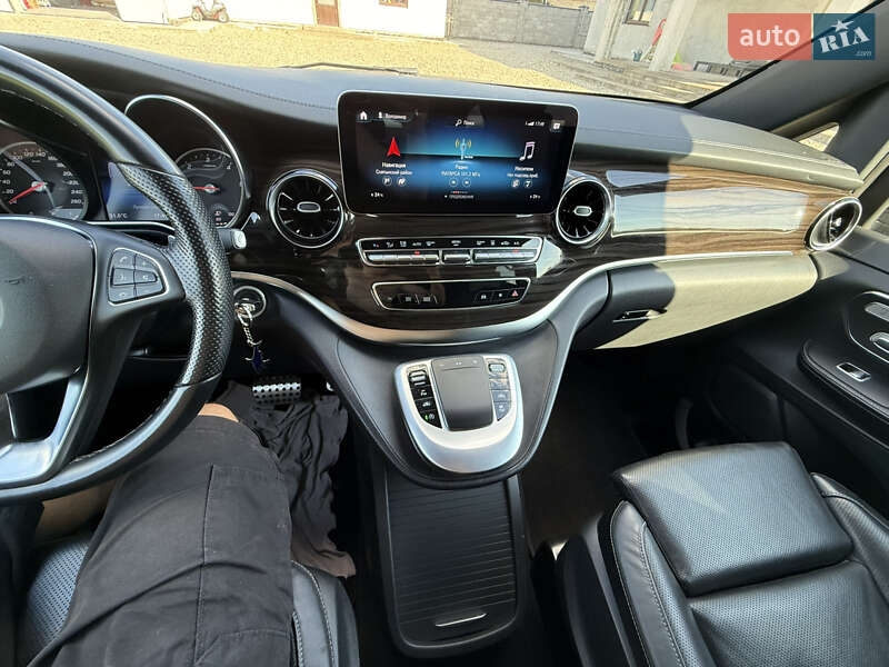 Мінівен Mercedes-Benz V-Class 2022 в Коломиї