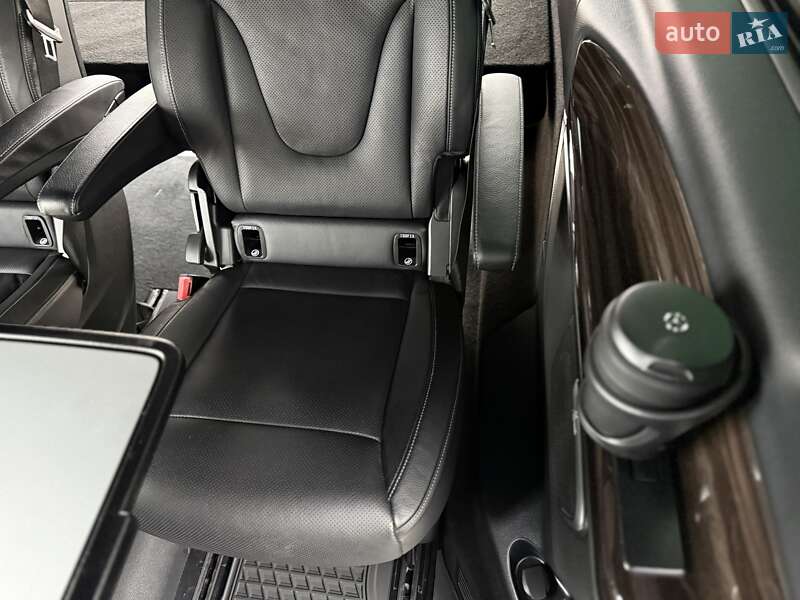 Мінівен Mercedes-Benz V-Class 2020 в Одесі