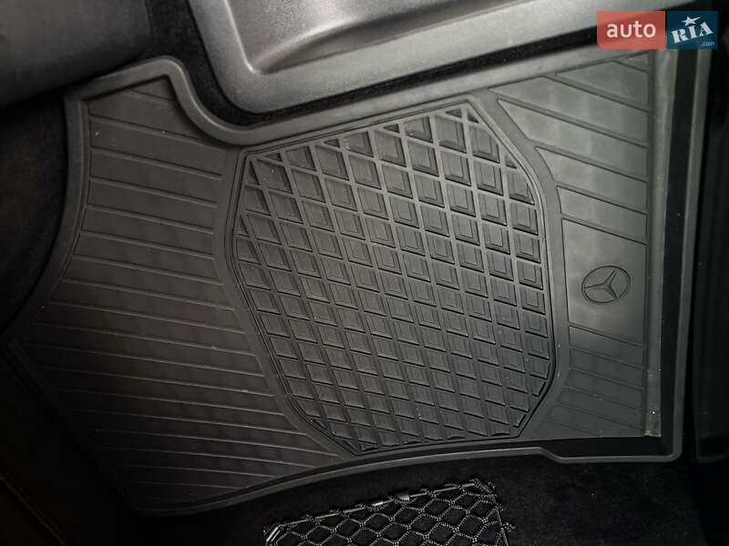 Мінівен Mercedes-Benz V-Class 2020 в Одесі