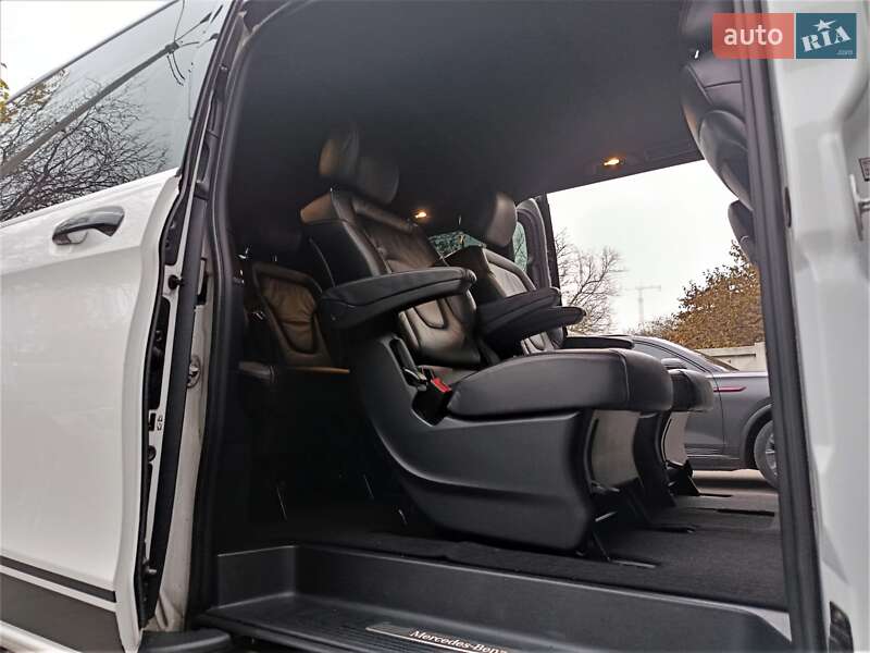 Мінівен Mercedes-Benz V-Class 2015 в Одесі