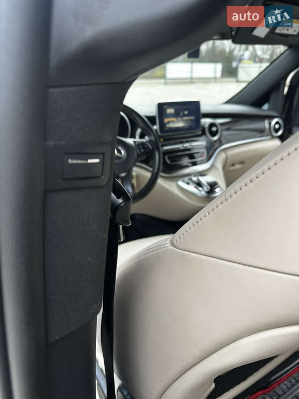 Минивэн Mercedes-Benz V-Class 2016 в Ивано-Франковске фото 27 Минивэн Mercedes-Benz V-Class 2016 в Ивано-Франковске