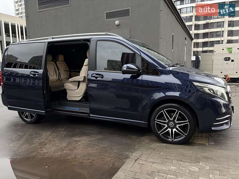 Минивэн Mercedes-Benz V-Class 2018 в Киеве фото 10 Минивэн Mercedes-Benz V-Class 2018 в Киеве