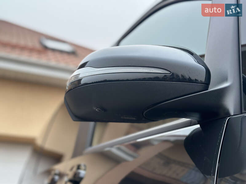 Мінівен Mercedes-Benz V-Class 2021 в Рівному