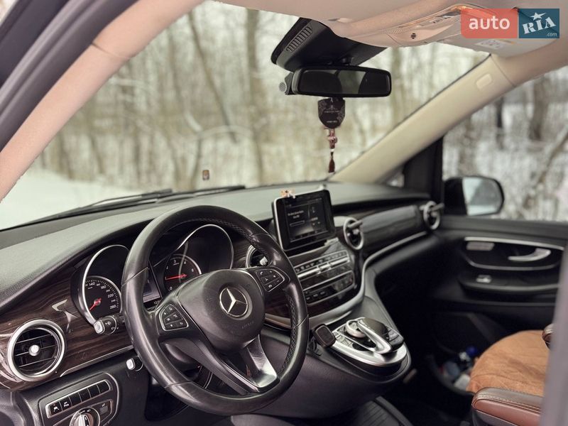Mercedes-Benz V-Class 2015