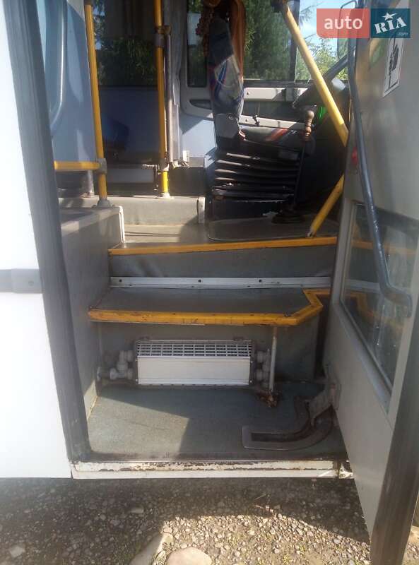 Приміський автобус Mercedes-Benz Vario 2002 в Богородчанах