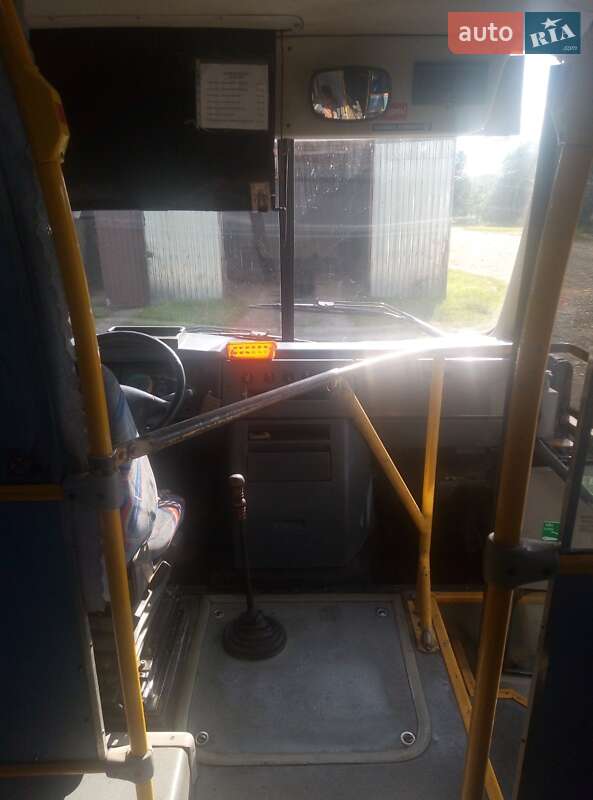 Приміський автобус Mercedes-Benz Vario 2002 в Богородчанах