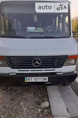 Приміський автобус Mercedes-Benz Vario 2000 в Івано-Франківську