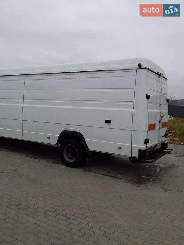 Вантажний фургон Mercedes-Benz Vario 1997 в Тячеві