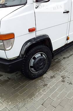 Вантажний фургон Mercedes-Benz Vario 1997 в Тячеві