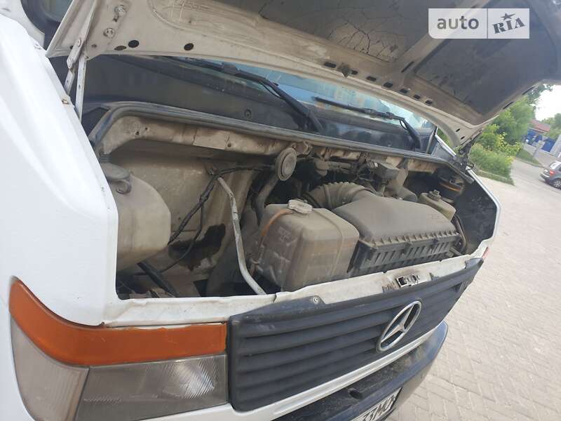 Вантажний фургон Mercedes-Benz Vario 1997 в Чернівцях