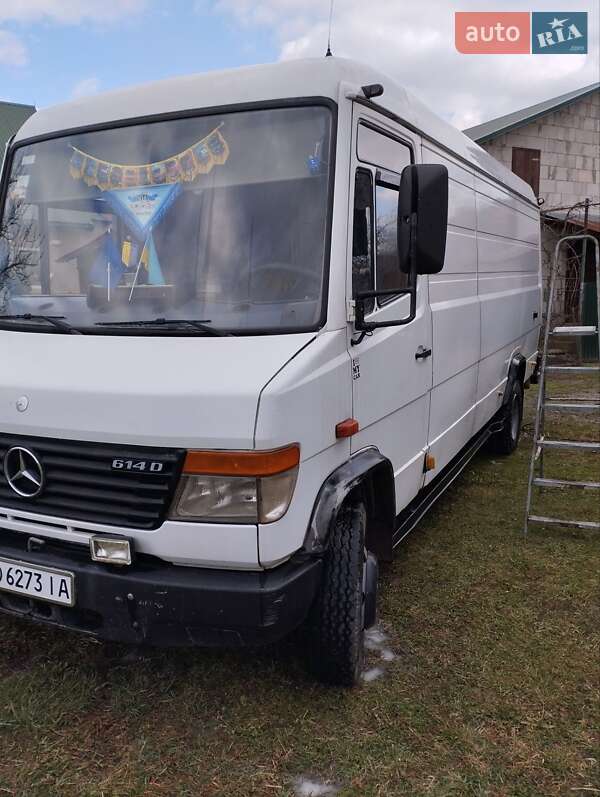 Вантажний фургон Mercedes-Benz Vario 1997 в Тячеві