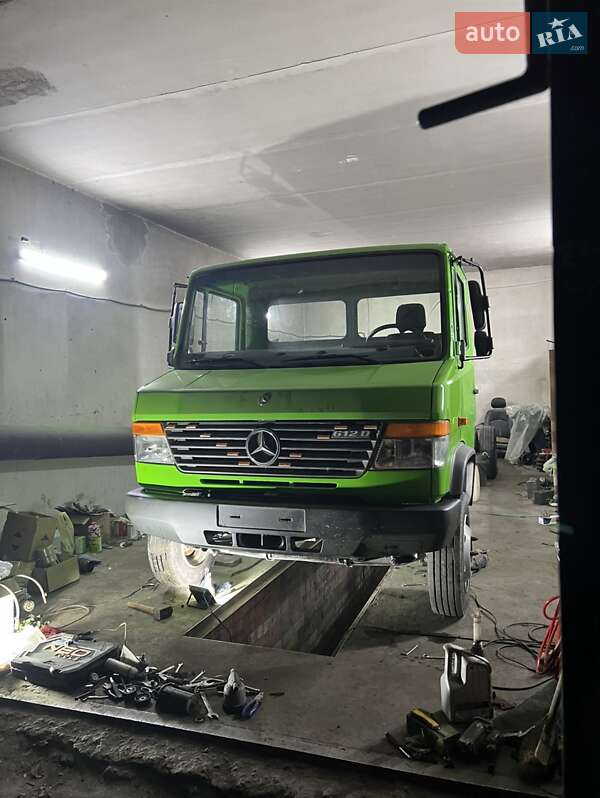 Евакуатор Mercedes-Benz Vario 1997 в Славуті