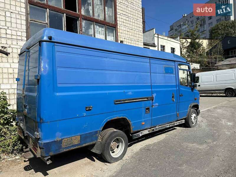 Вантажний фургон Mercedes-Benz Vario 1999 в Львові