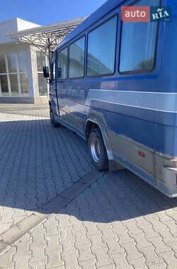 Туристичний / Міжміський автобус Mercedes-Benz Vario 2000 в 