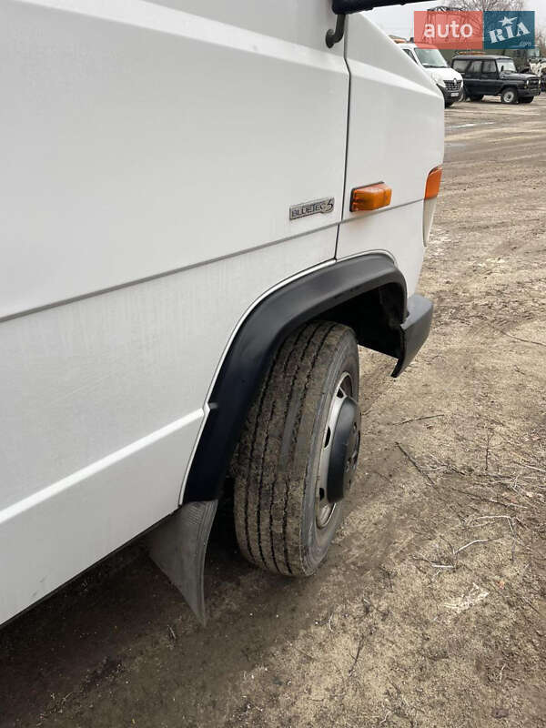 Грузовой фургон Mercedes-Benz Vario 2013 в Лебедине