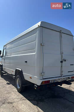 Грузовой фургон Mercedes-Benz Vario 2000 в 