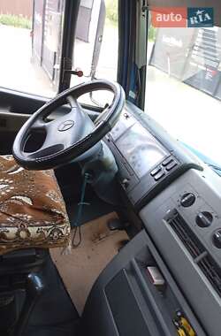 Вантажний фургон Mercedes-Benz Vario 2005 в 