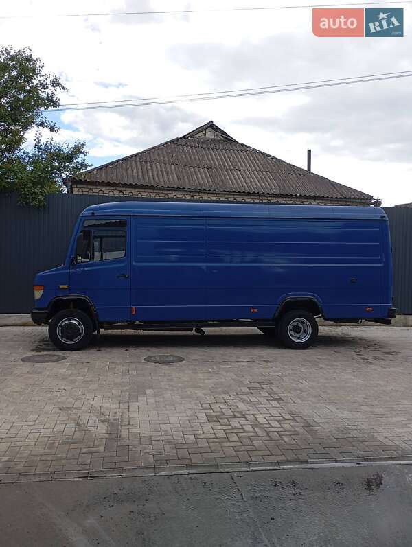 Вантажний фургон Mercedes-Benz Vario 2005 в 