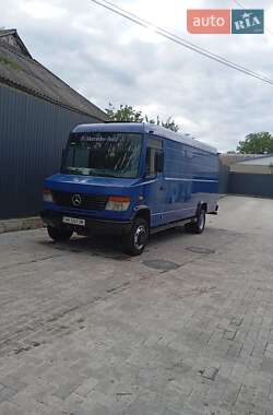 Вантажний фургон Mercedes-Benz Vario 2005 в 