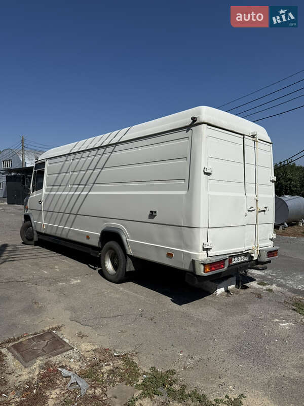 Грузовой фургон Mercedes-Benz Vario 2003 в Умани