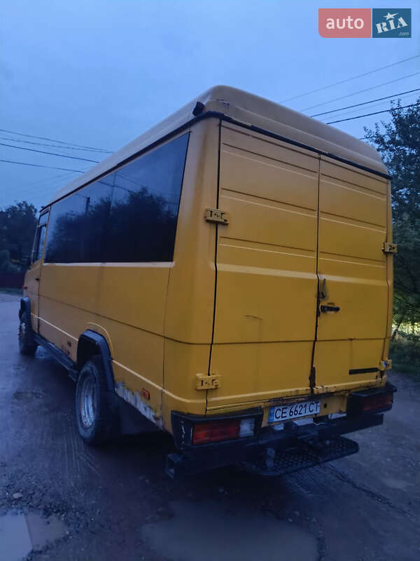 Другие автобусы Mercedes-Benz Vario 1998 в Черновцах