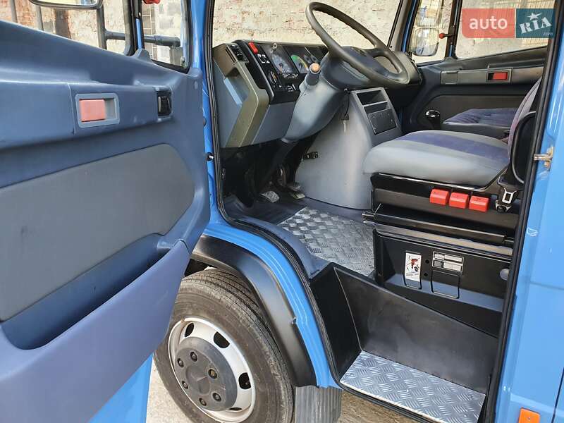 Самосвал Mercedes-Benz Vario 2001 в Калуше