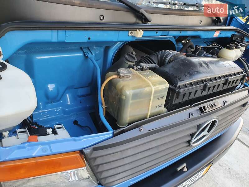 Самосвал Mercedes-Benz Vario 2001 в Калуше