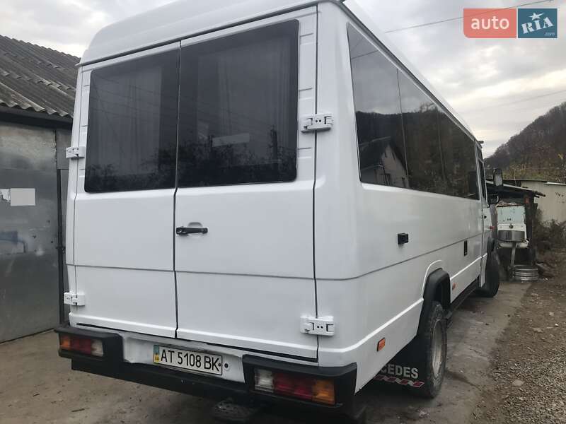 Микроавтобус Mercedes-Benz Vario 2002 в Вижнице