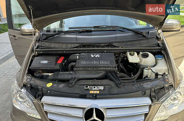 Мінівен Mercedes-Benz Viano 2011 в 