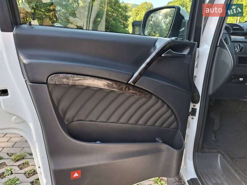 Мінівен Mercedes-Benz Viano 2011 в Сваляві