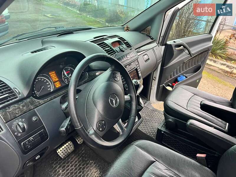Минивэн Mercedes-Benz Viano 2011 в Кицмани фото 11 Минивэн Mercedes-Benz Viano 2011 в Кицмани